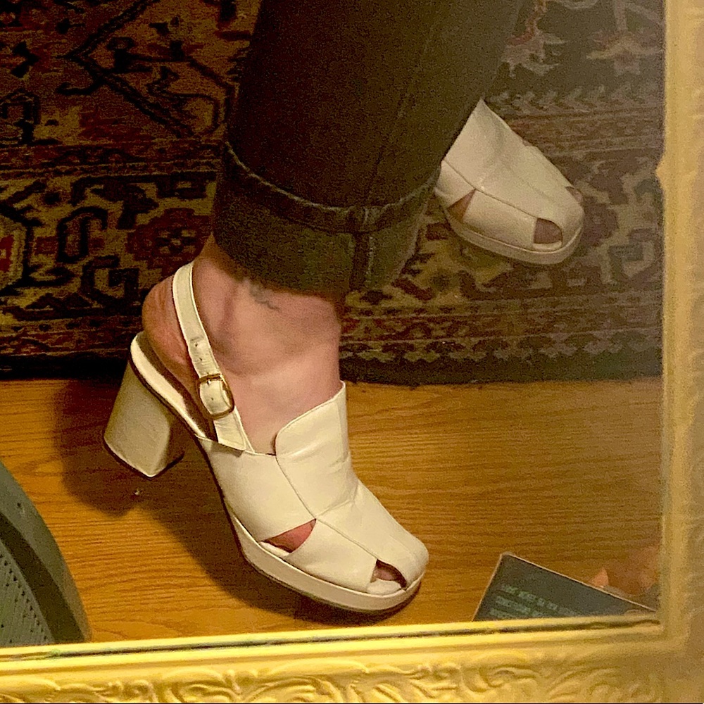 cute true vintage white sandals